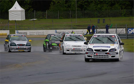 Da løb 1 blev givet frit lagde Dan Birkelev sig i spidsen, mens Thomas Wulff, Claus Christensen og Kenneth Jakobsen kæmpede om de næste pladser. (Foto: Saxo Cup)